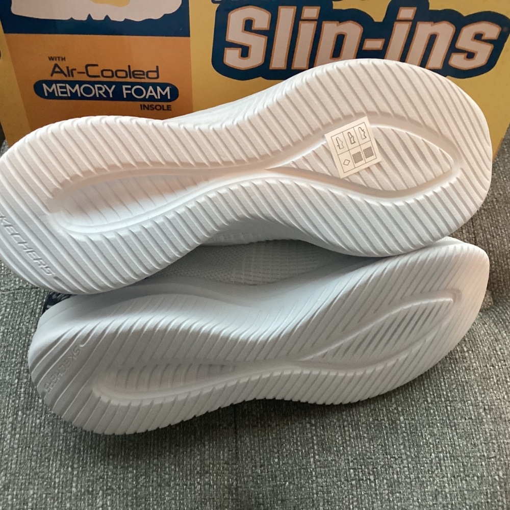 Skechers Women's Slip-Ins: Ultra Flex 3.0 - Full Flight Casual Sneakers, 9.5 - Picture 4 of 10